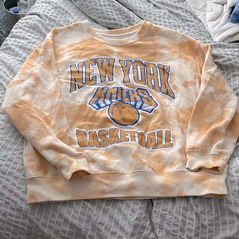 NEW YORK KNICKS SWEATSHIRT